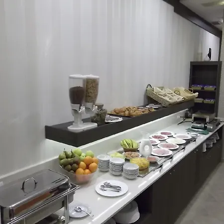 Готель Maestranza 4*