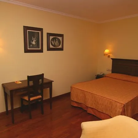 Отель Maestranza